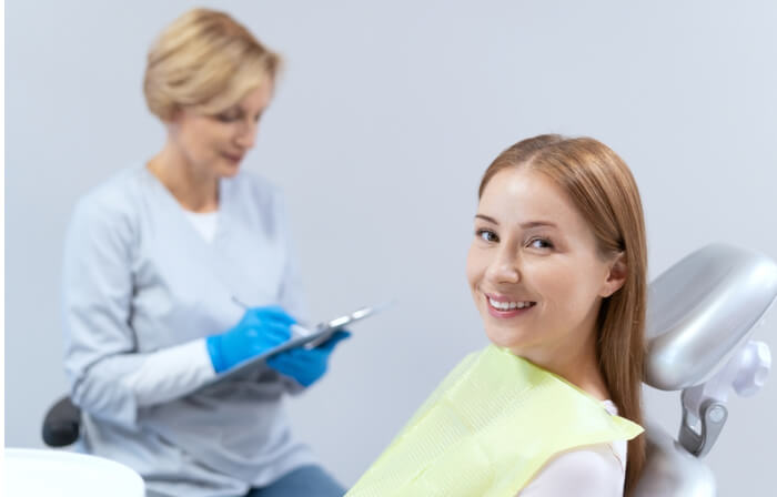 How to choose the best denture cleaner for a retainer_